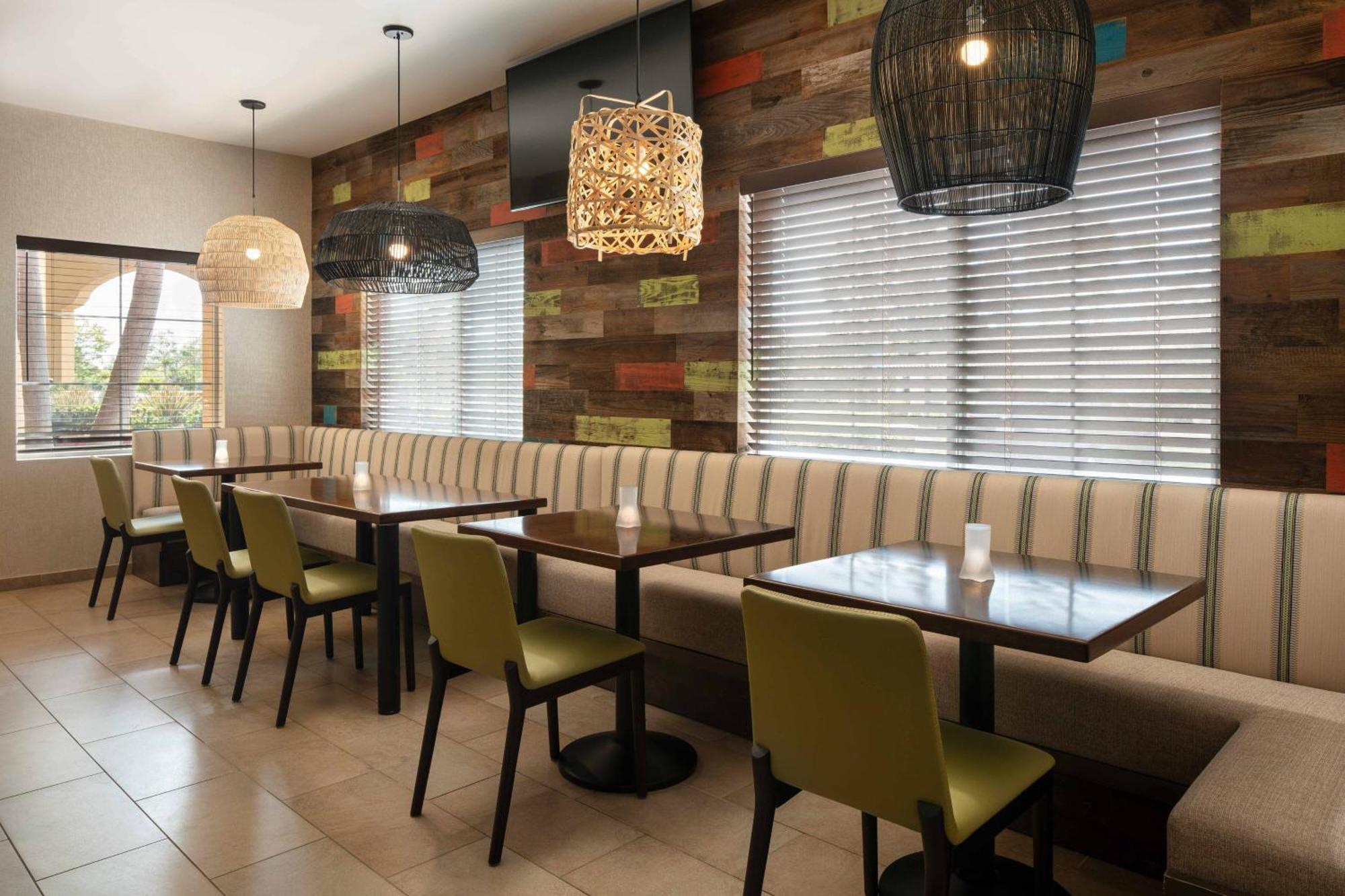 Courtyard By Marriott Santa Barbara Goleta Hotel Ngoại thất bức ảnh