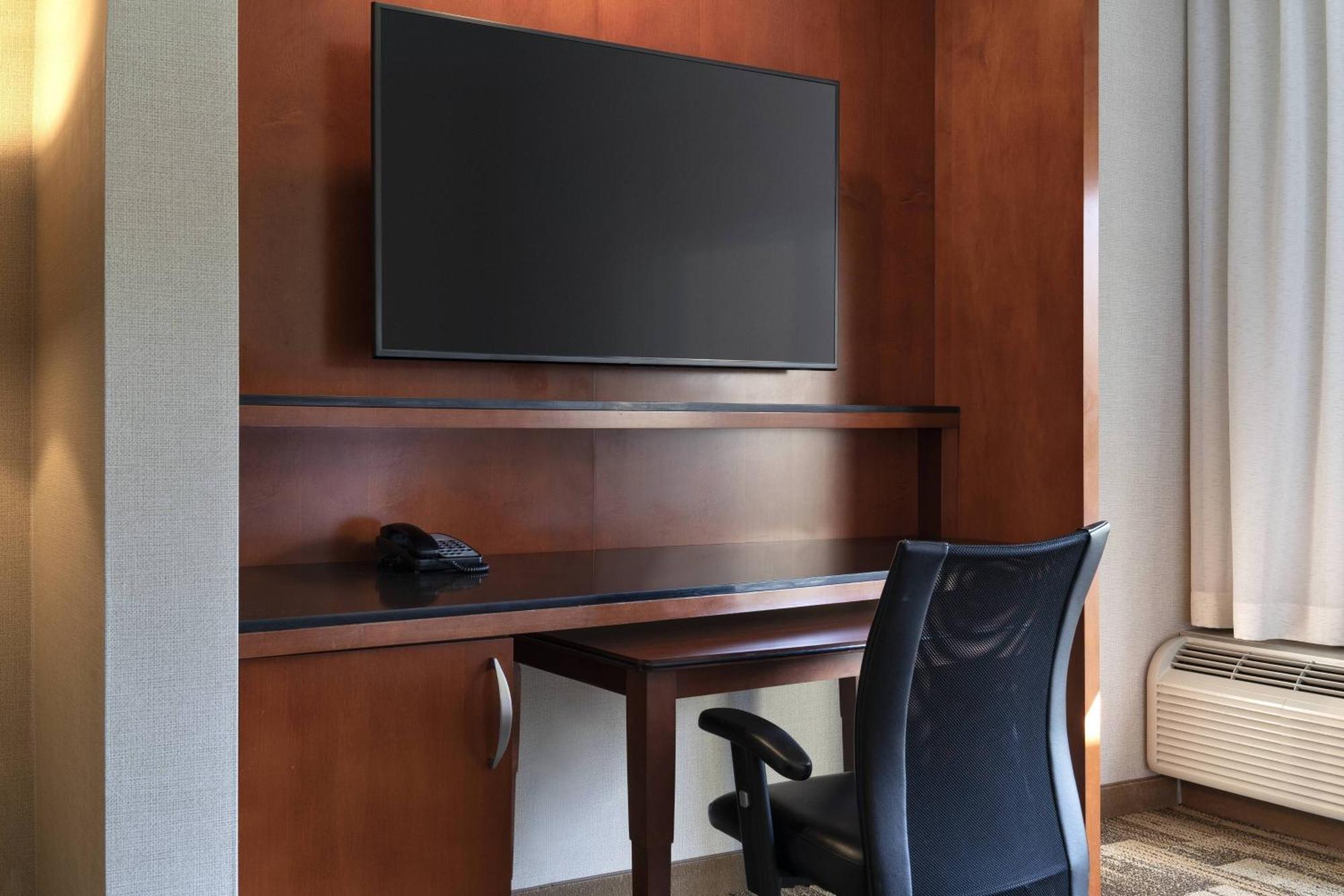 Courtyard By Marriott Santa Barbara Goleta Hotel Ngoại thất bức ảnh