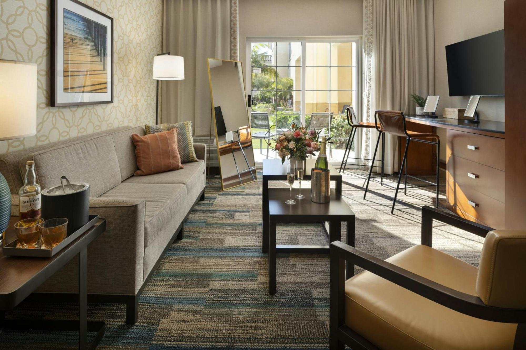 Courtyard By Marriott Santa Barbara Goleta Hotel Ngoại thất bức ảnh