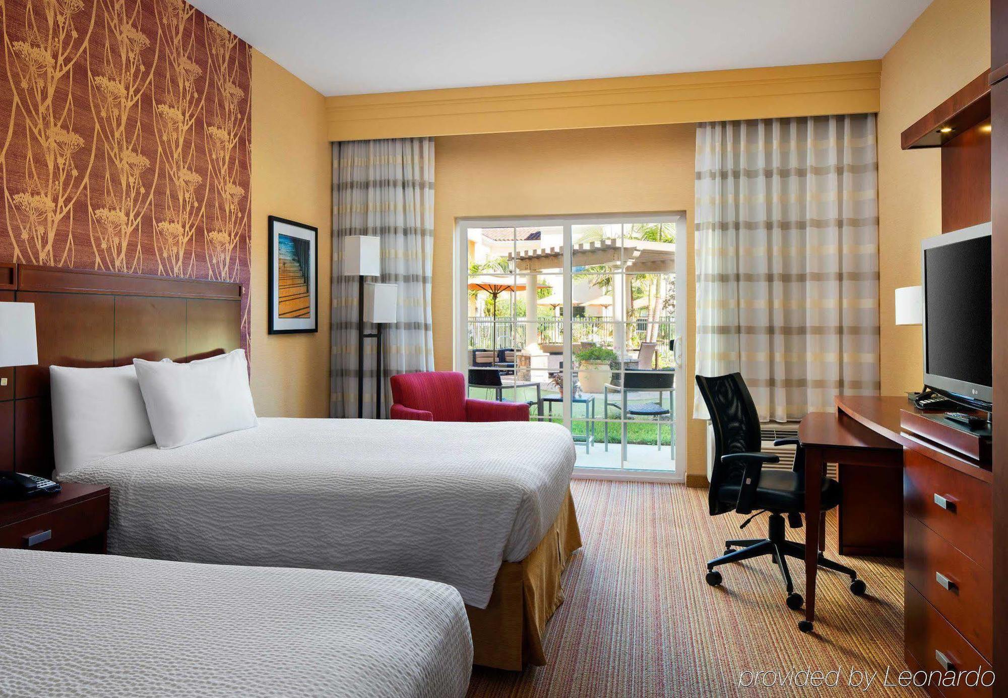 Courtyard By Marriott Santa Barbara Goleta Hotel Ngoại thất bức ảnh
