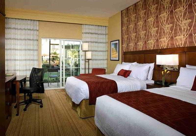 Courtyard By Marriott Santa Barbara Goleta Hotel Ngoại thất bức ảnh